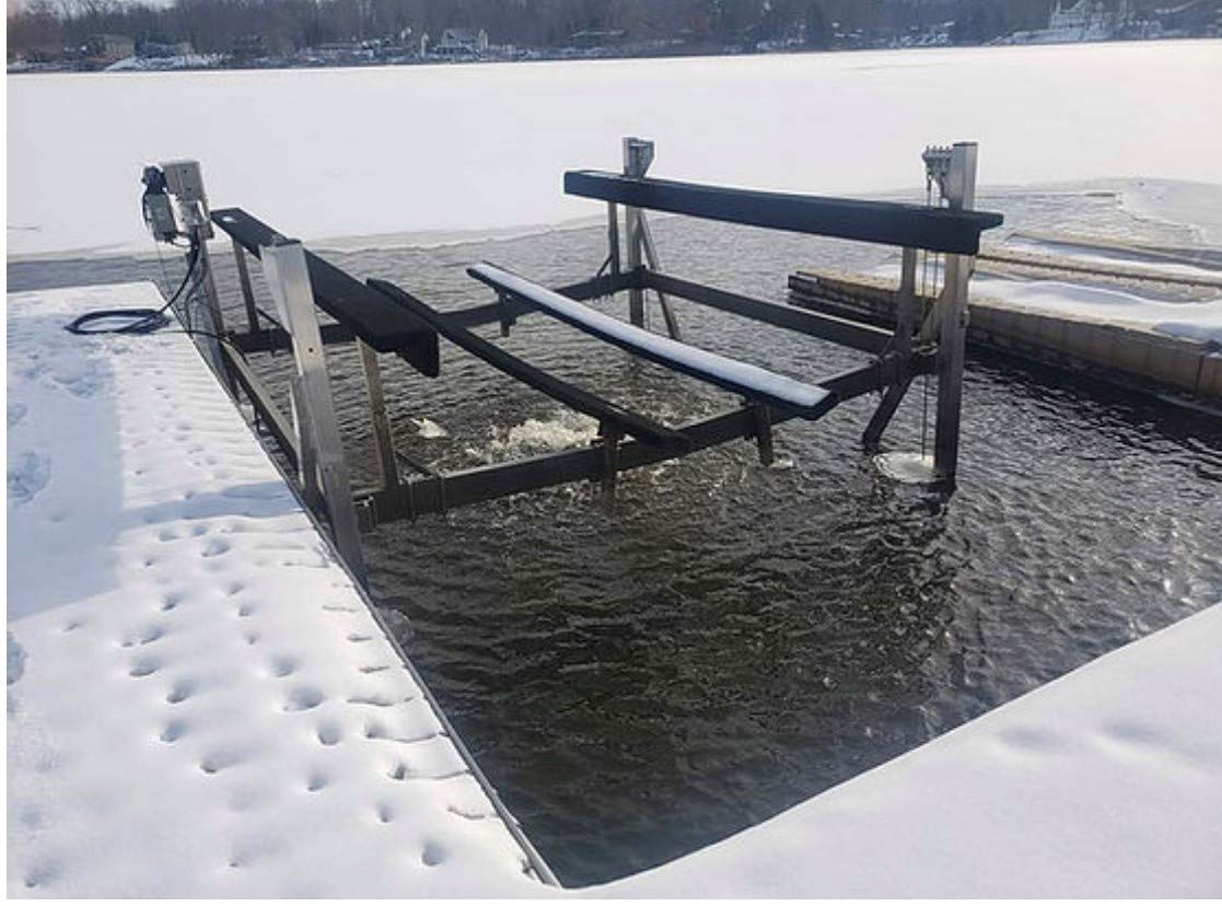 1/2 HP Floating Bubbler Aerator De-Icer by Vanguard Water Creations | Pond, Dock, Lake, Pool | 50' Cord | No Assembly Required | 52,000GPH